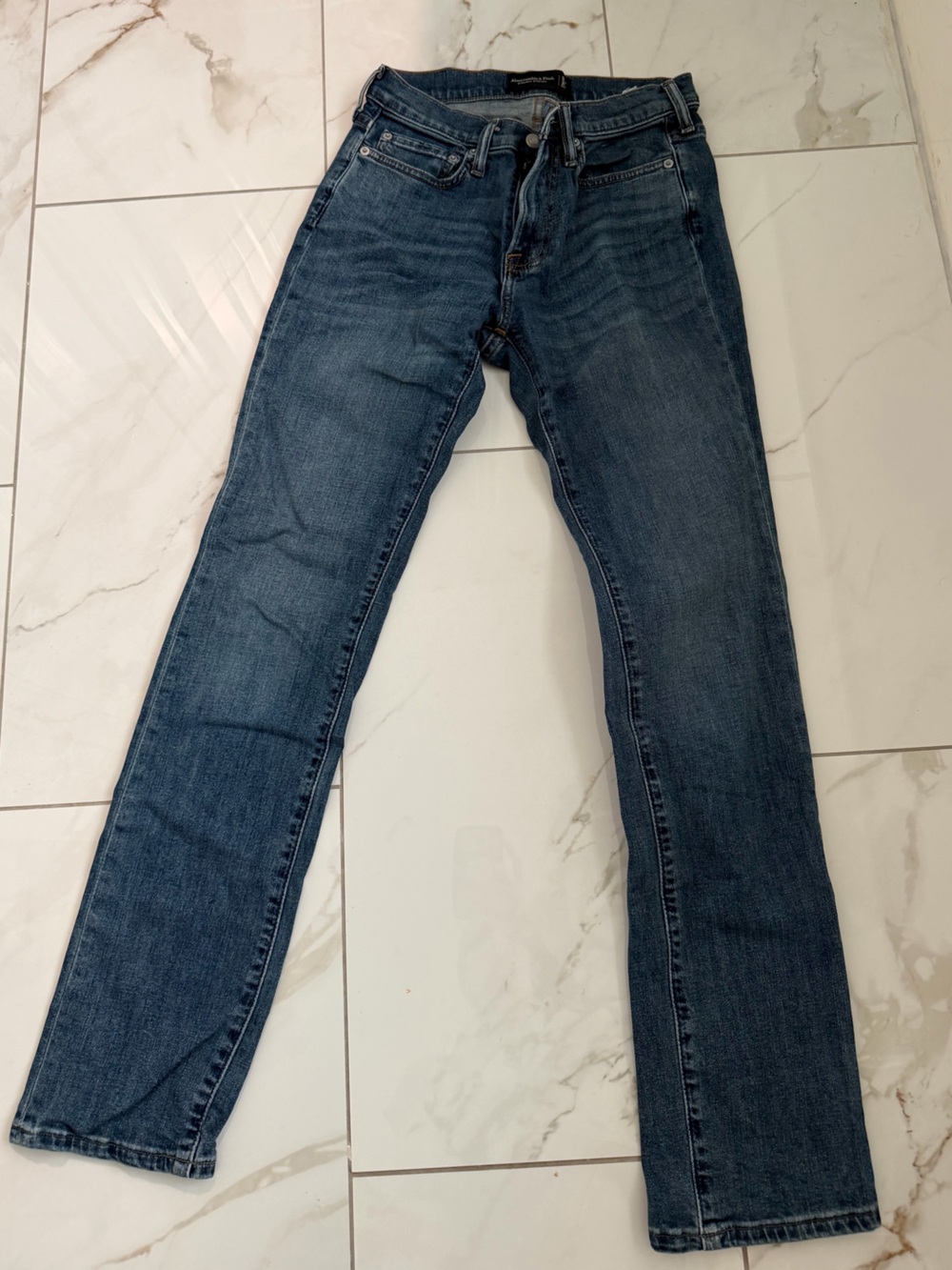 Classic Dark Blue straight leg men’s Jeans 28x34